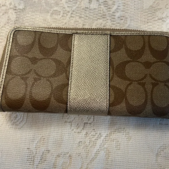 Coach Essential Accordion Zip Wallet in Brown and Gold - Picture 3 of 5